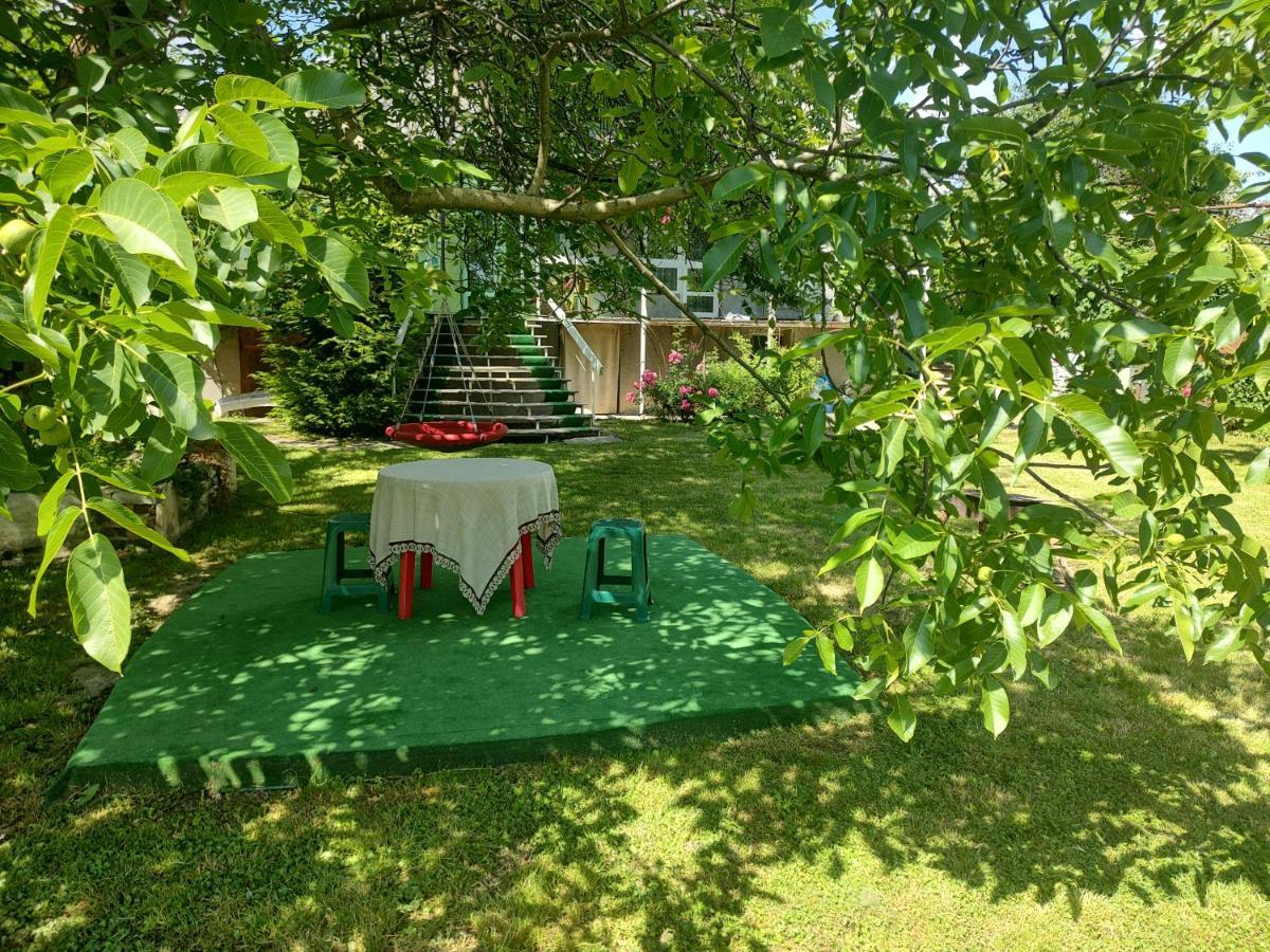 "Ранчо" - Тераса Квіти Сад Apartment Uzhhorod Luaran gambar